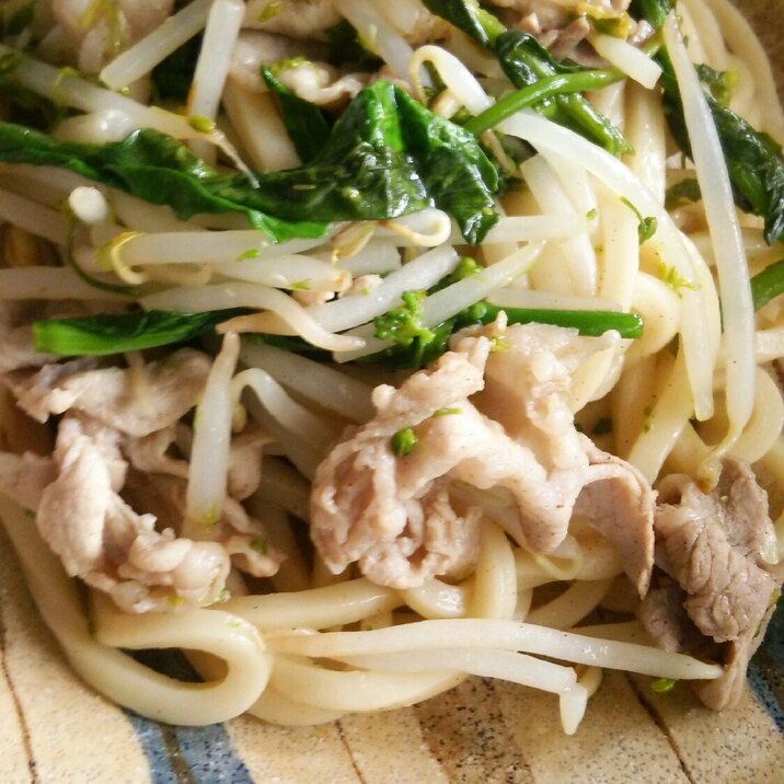 菜の花とモヤシの焼きうどん